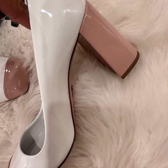 PRADA-Brand New Vernice Bicolor Pumps. Size 36. - Picture 12 of 13